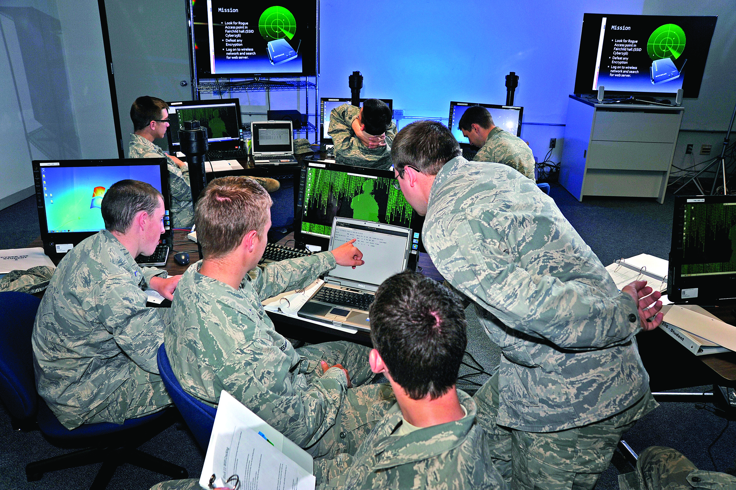 Нато аналитика. Кибервойска НАТО. Информационные технологии в армии. Информационные войска США. Войска кибербезопасности.